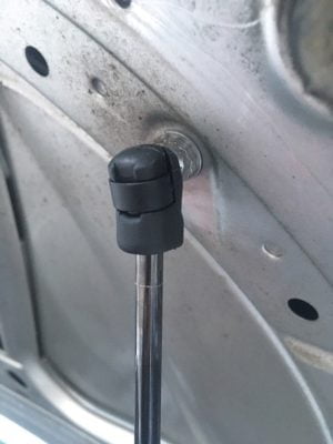 амортизатор капота ауди а4 б6