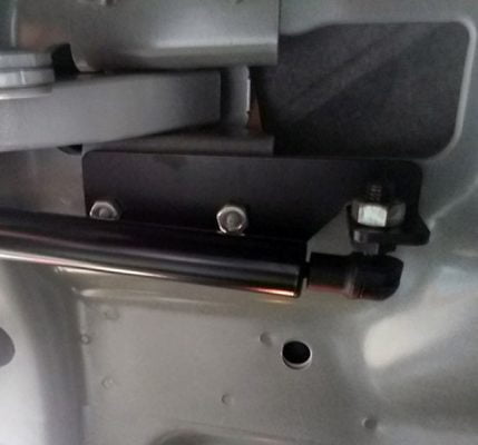 газовые упоры багажника веста седан